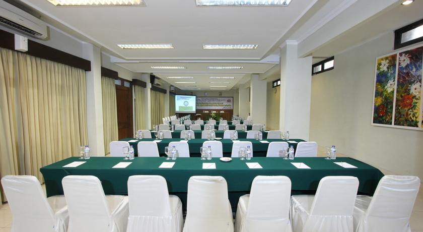 Hotel Cakra Kembang