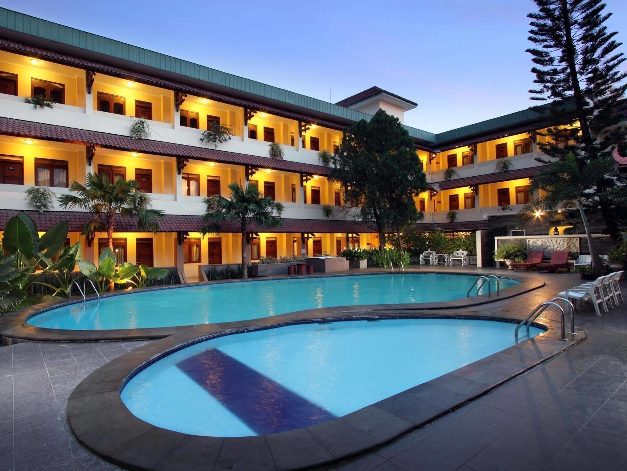 Cakra Kembang Hotel Kejayan