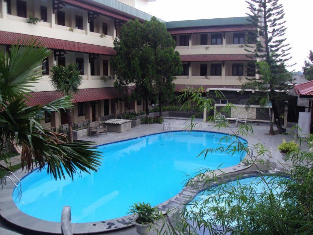Hotel Cakra Kembang Kejayan